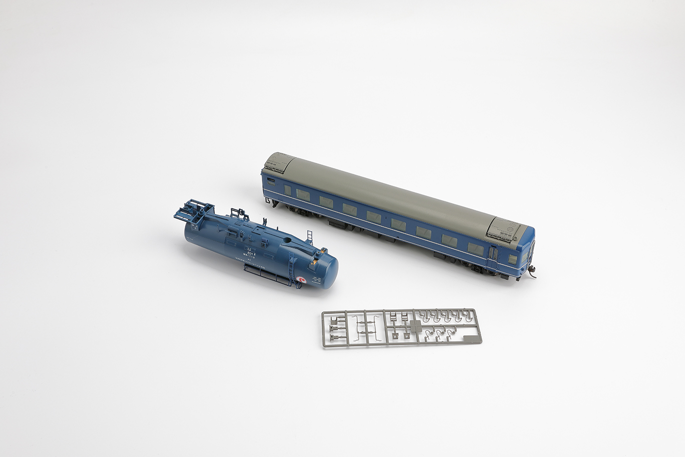 N-GAUGE TRAIN